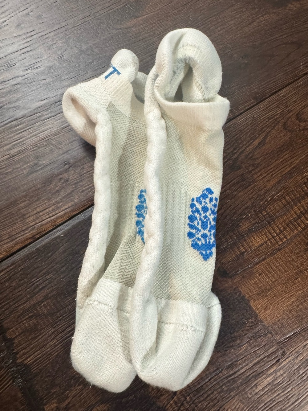 FP Movement Butti Low-Cut Athletic No-Show Cream Buti Socks Bundle of 3 - Picture 4 of 12